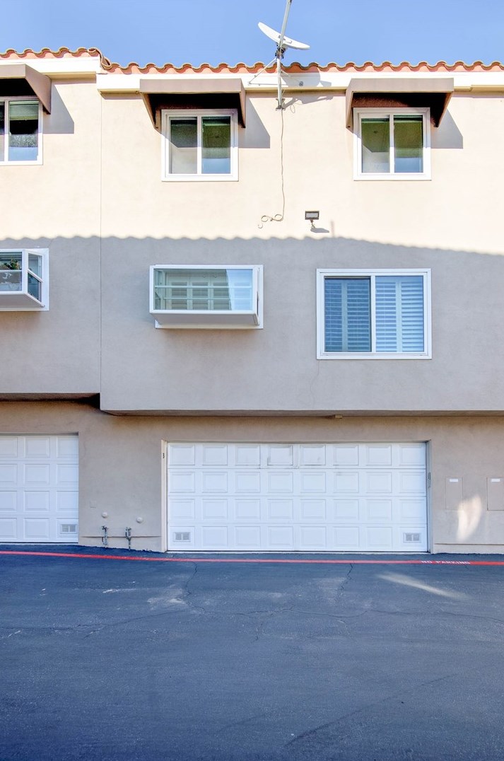 1349 Grand Ave, El Segundo CA 90245-4349 exterior