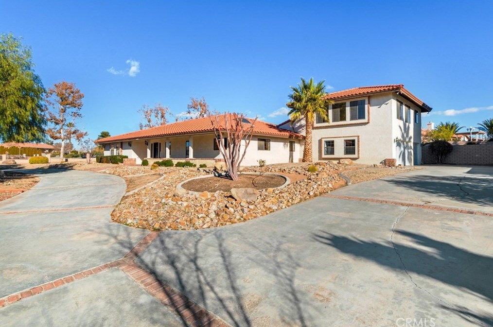 20009 Waco Rd, Apple Valley, CA 92308-6126