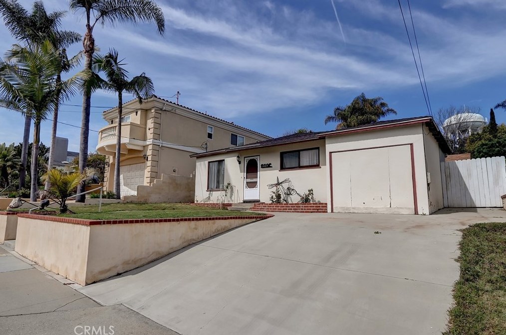1427 5th St, Manhattan Beach, CA 90266