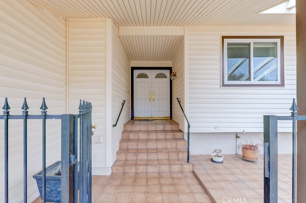26015 Saddle View Dr, Lomita, CA 90717