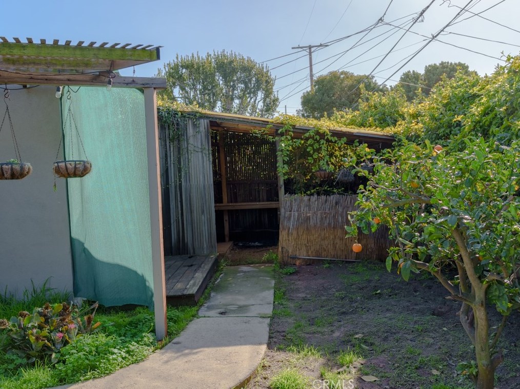 8461 Truxton Ave, Los Angeles CA  90045-3920 exterior