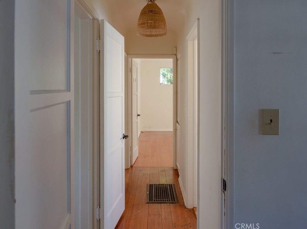 8461 Truxton Ave, Los Angeles CA  90045-3920 exterior