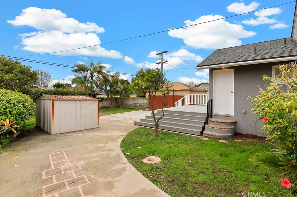 6660 81 St, Los Angeles CA 90045-2827 exterior