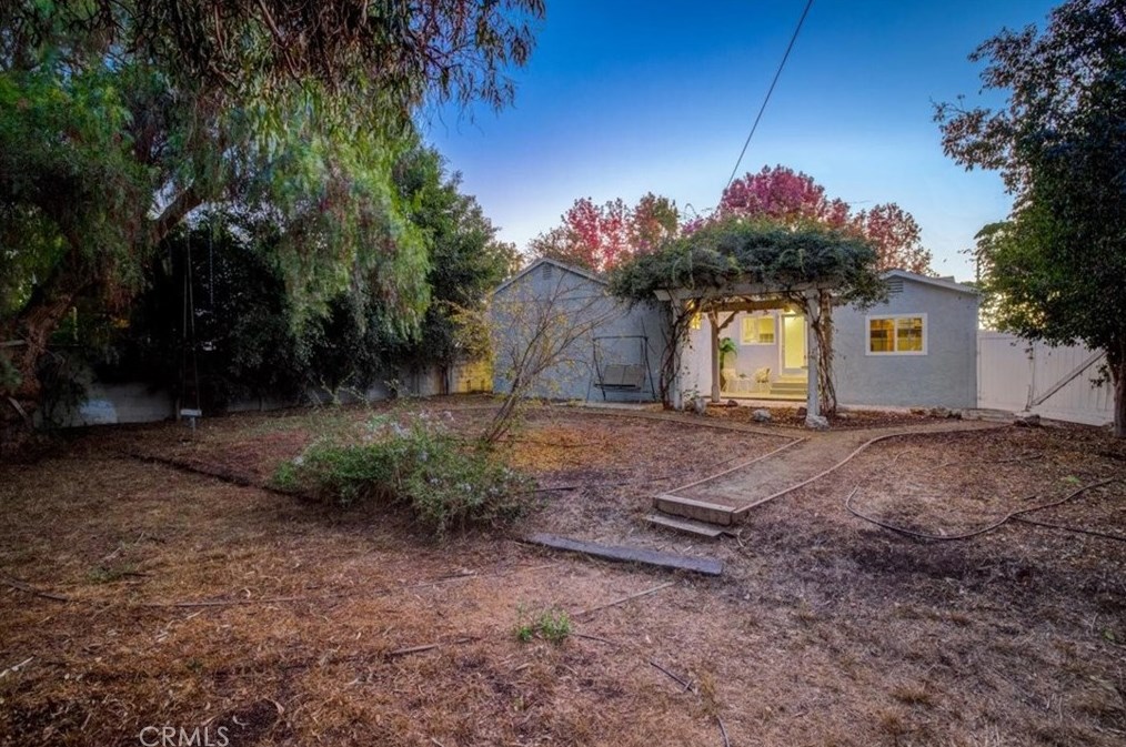 7736 Midfield Ave, Los Angeles CA  90045-3236 exterior