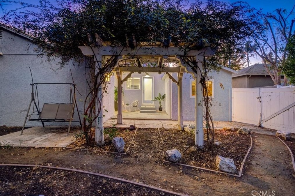 7736 Midfield Ave, Los Angeles CA  90045-3236 exterior