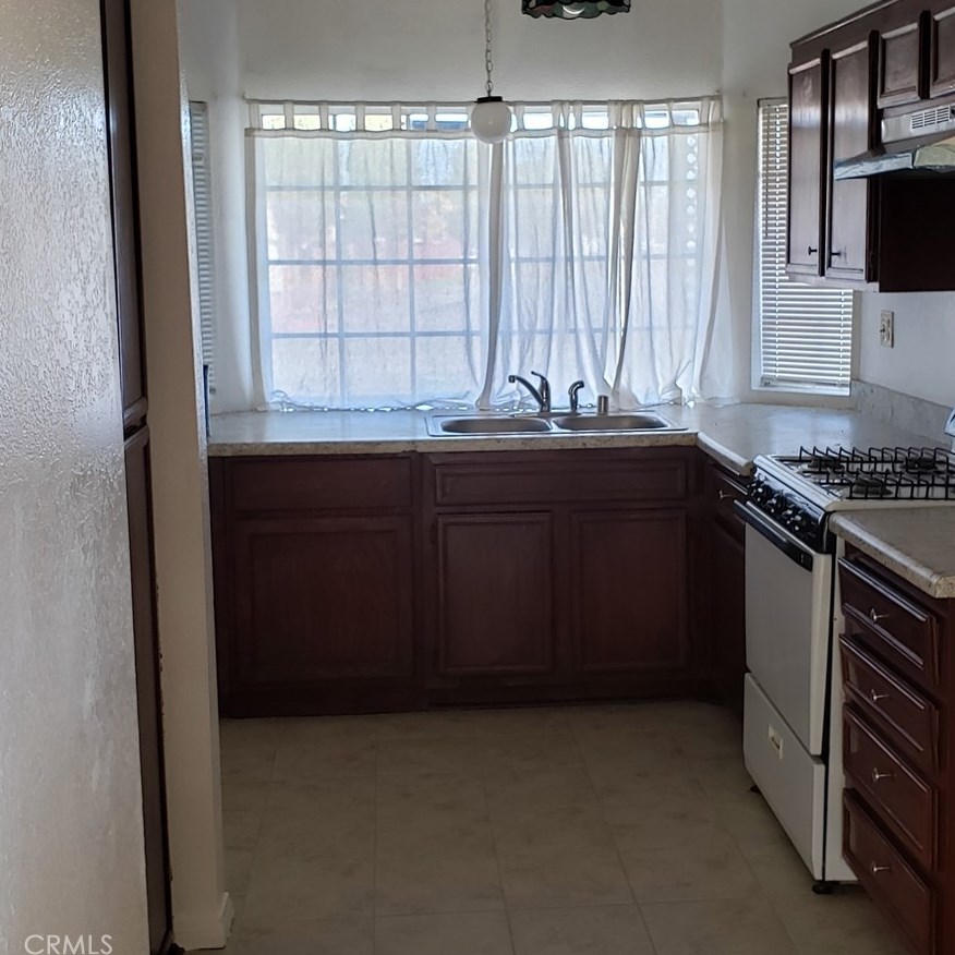1985 Teak St, Perris, CA 92570