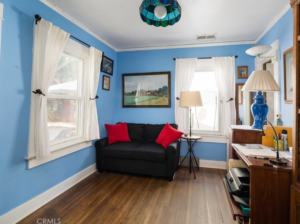 947 Virginia St, El Segundo CA  90245-2153 exterior