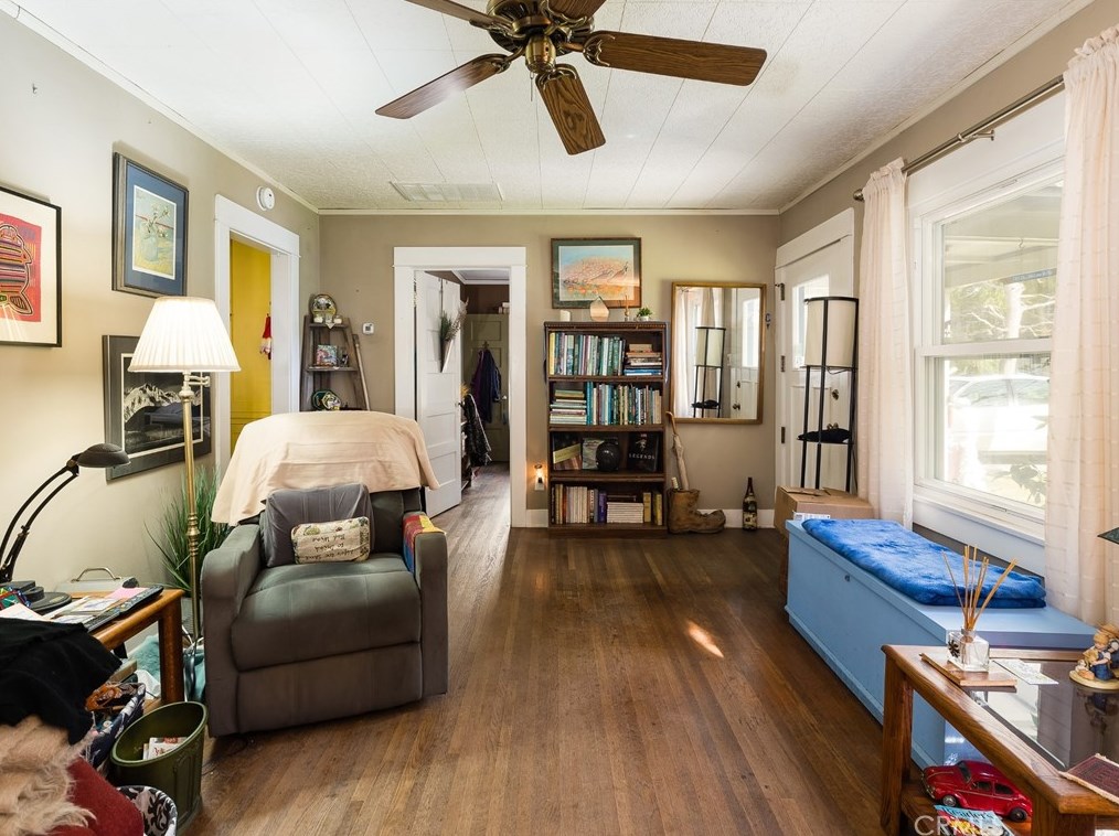 947 Virginia St, El Segundo CA  90245-2153 exterior