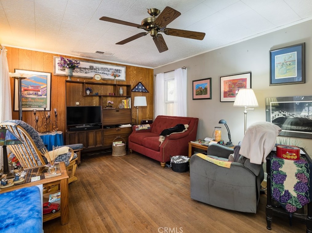 947 Virginia St, El Segundo CA  90245-2153 exterior