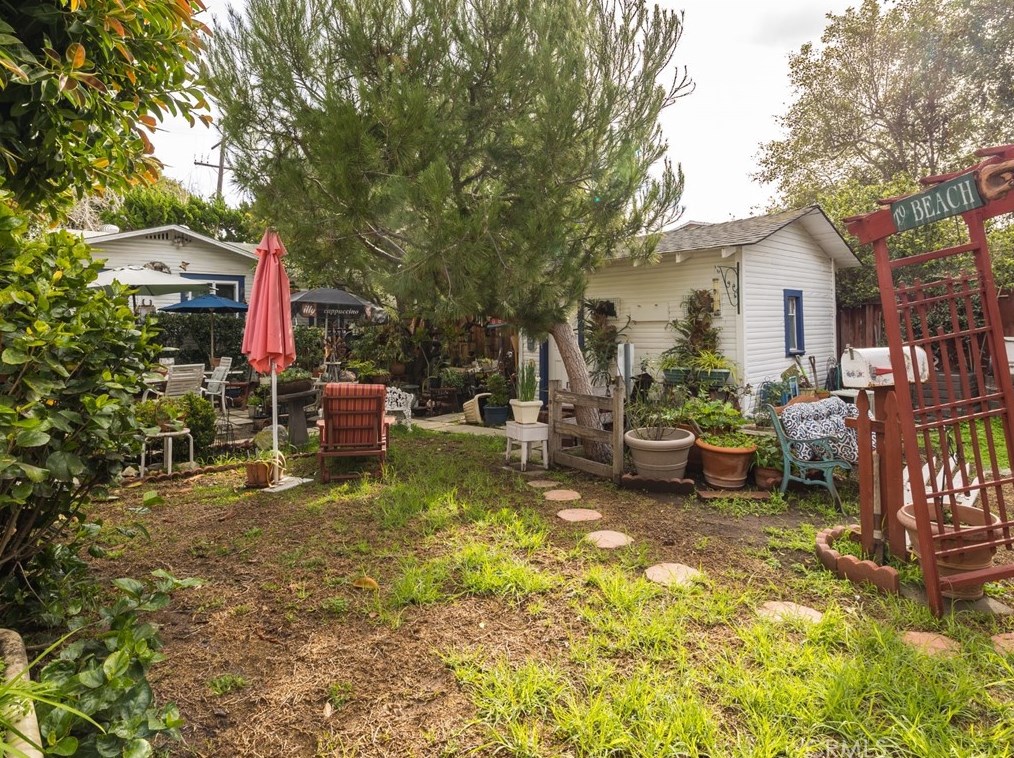 947 Virginia St, El Segundo CA  90245-2153 exterior