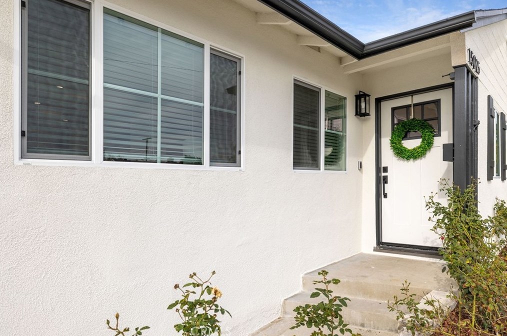 15005 Cranbrook Ave, Hawthorne, CA 90250