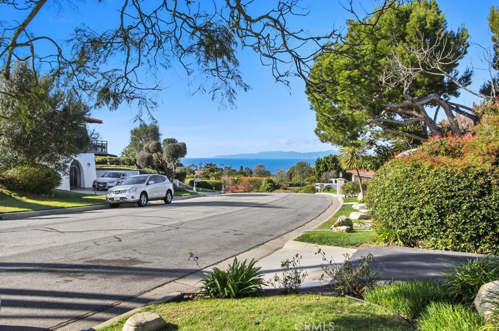 2043 Via Visalia, Palos Verdes Estates, CA 90274