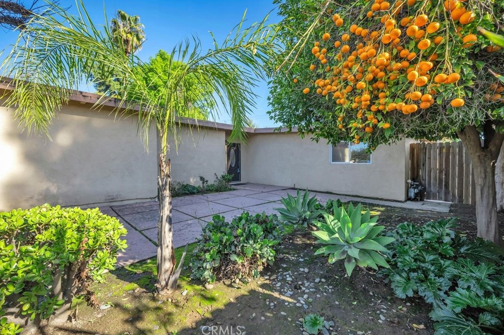 7740 Lindley Ave, Los Angeles, CA 91335-2148