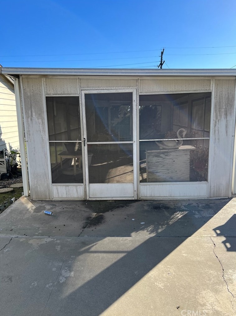 236 127th St, Los Angeles CA  90061-2345 exterior