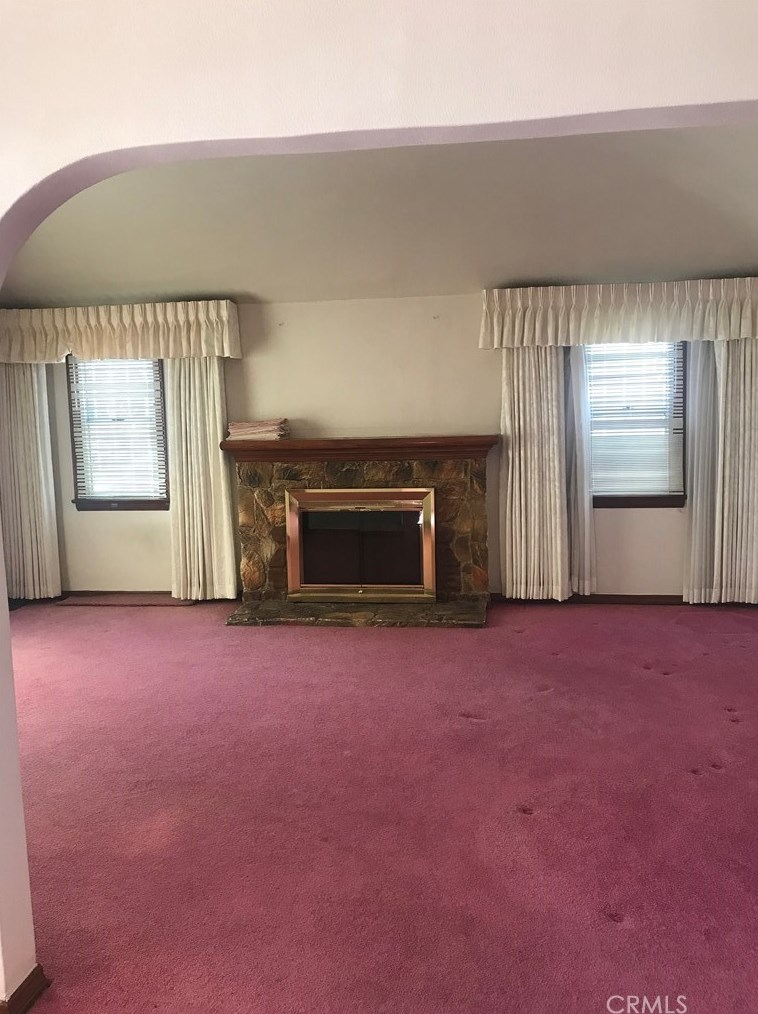 1933 80th St, Los Angeles, CA 90047-2601