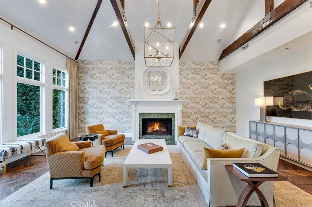 321 Saltair Ave, Los Angeles CA  90049-2914 exterior