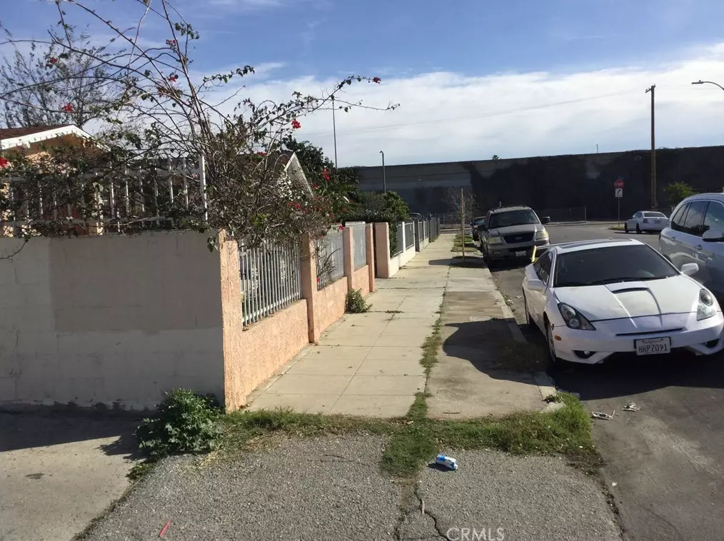 443 71st St, Los Angeles CA 90003-1838 exterior