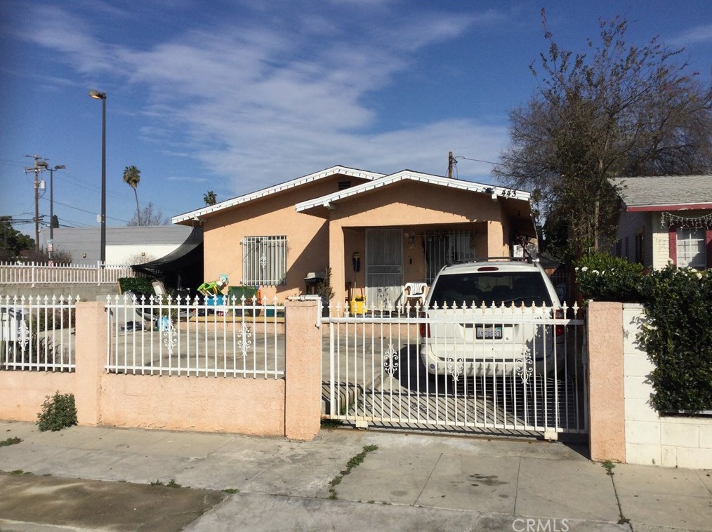 443 71st St, Los Angeles, CA 90003-1707