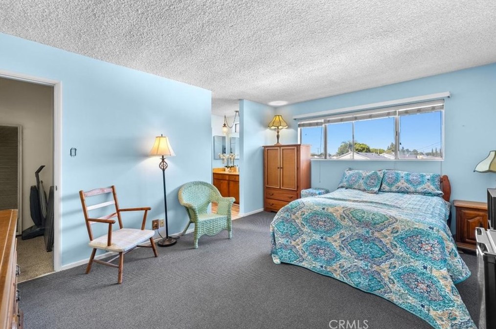 15328 Cranbrook Ave, Lawndale CA  90260-2425 exterior