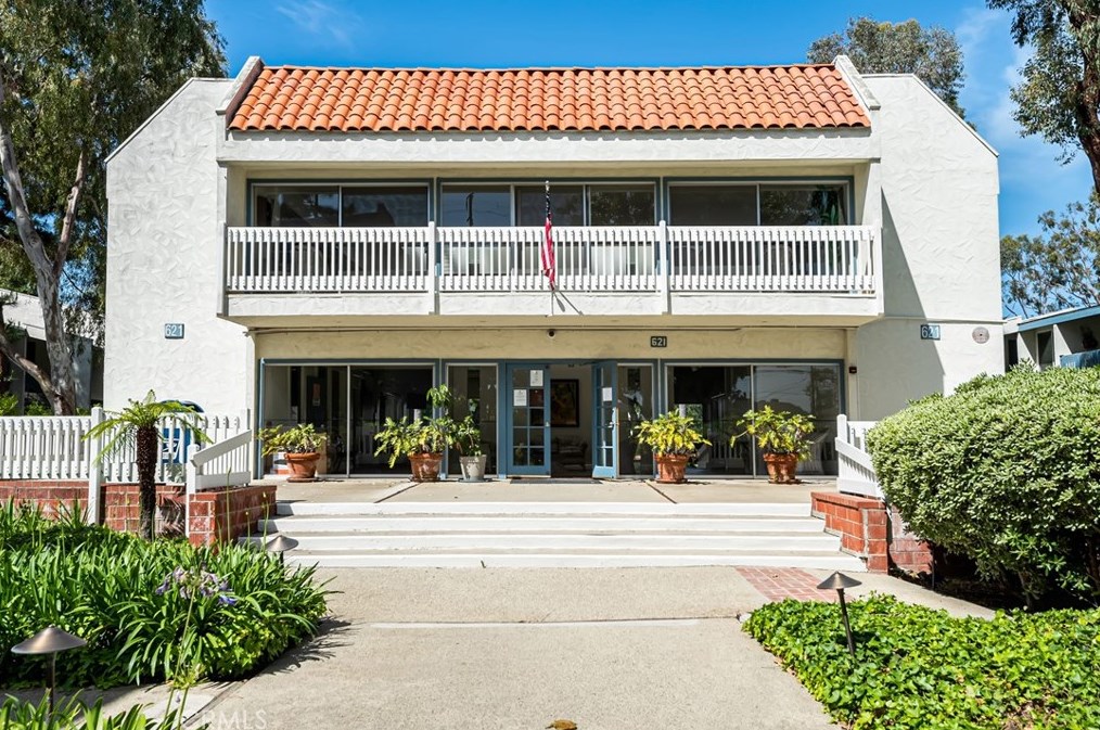 631 S Prospect Ave #202, Redondo Beach, CA 90277