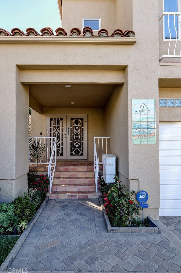 876 5th St, Manhattan Beach, CA 90266