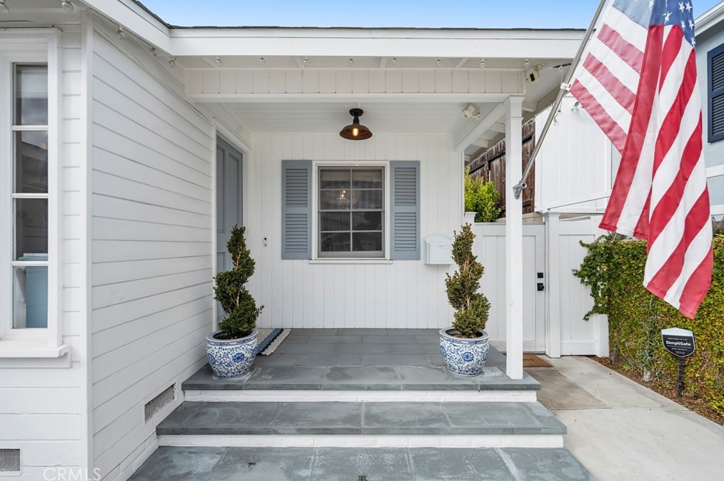 1155 Chestnut Ave, Manhattan Beach, CA 90266