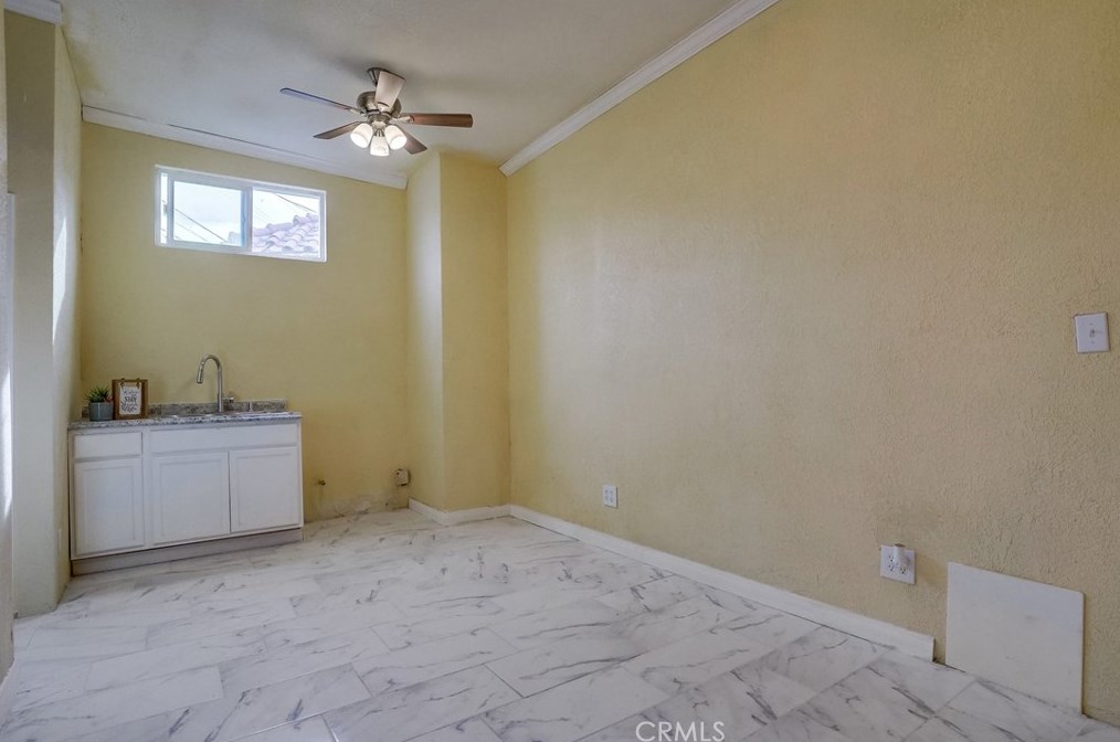 4800 Venice Blvd, Los Angeles CA  90006-5238 exterior