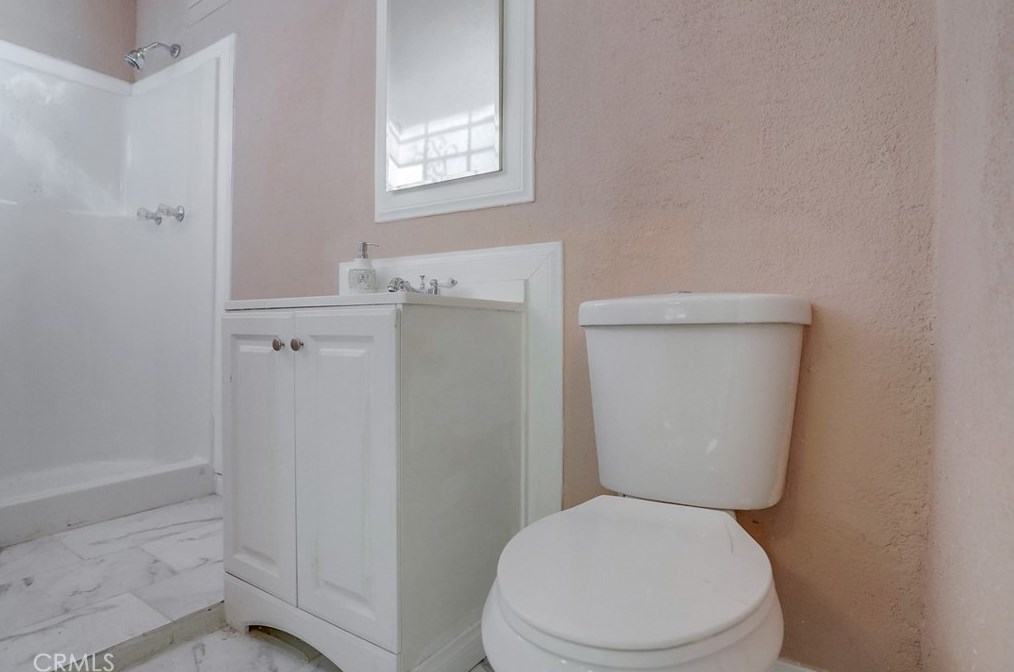 4800 Venice Blvd, Los Angeles CA  90006-5238 exterior