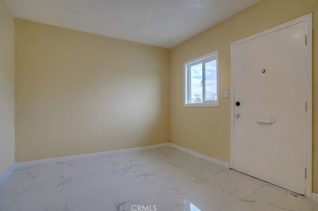 4800 Venice Blvd, Los Angeles CA  90006-5238 exterior