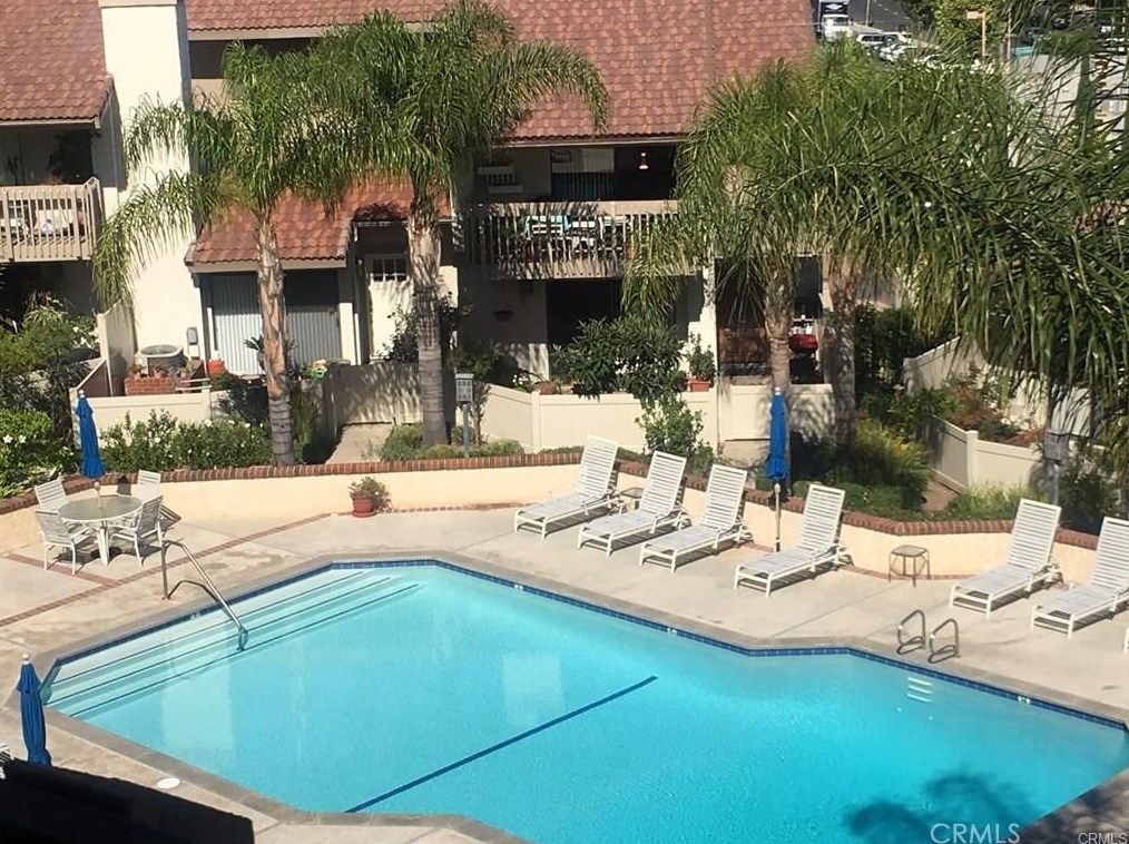 1825 Caddington Dr #25, Palos Verdes Estates, CA 90275