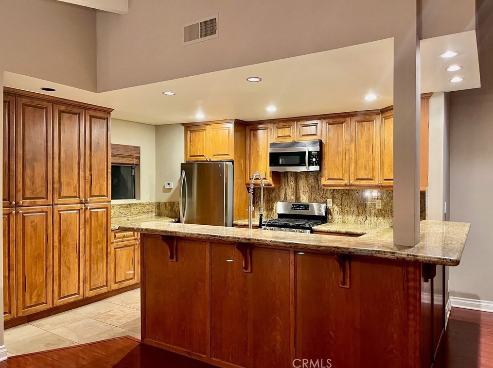 962 1st St #e, Hermosa Beach, CA 90254