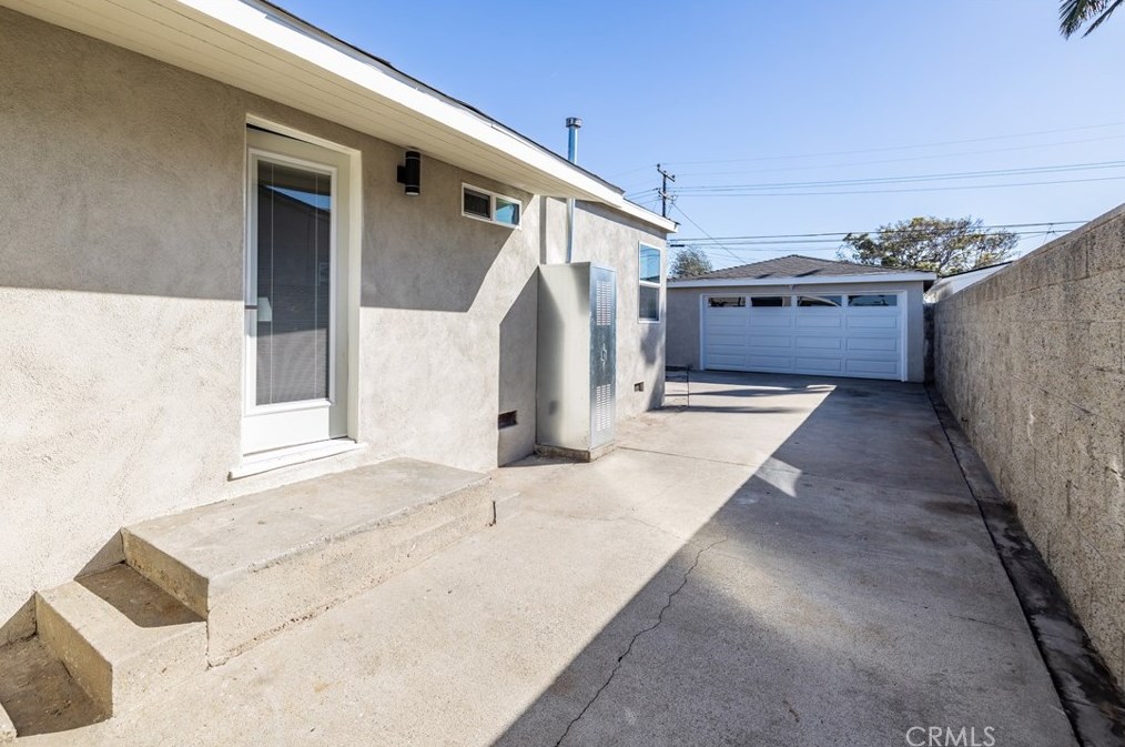 5124 135th St, Hawthorne CA  90250-5630 exterior