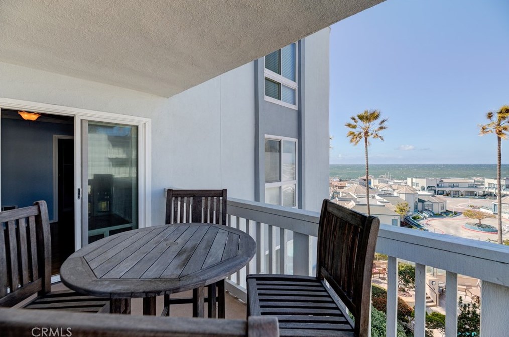 640 The Village #214, Redondo Beach, CA 90277