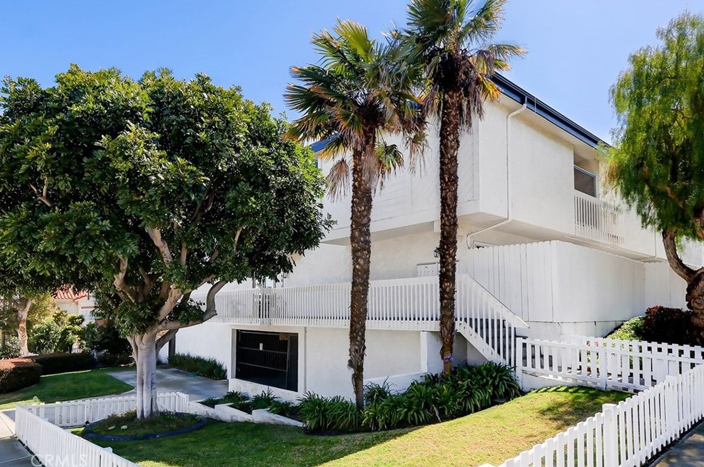 2000 Voorhees Ave #1, Redondo Beach, CA 90278