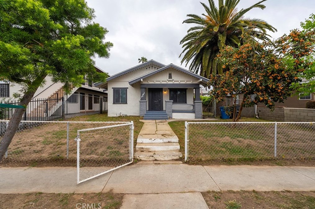 1241 88th St, Los Angeles, CA 90002-1207