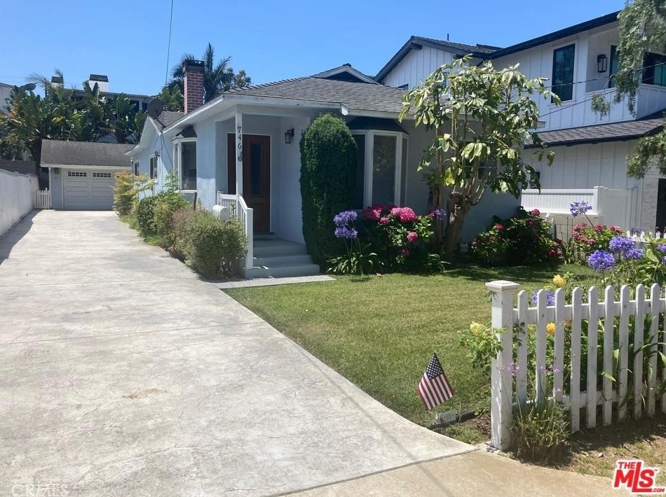 746 29th St, Manhattan Beach, CA 90266