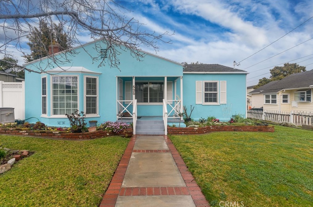 525 Maple Ave, El Segundo CA  90245-2425 exterior