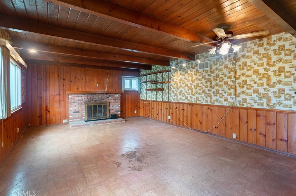 525 Maple Ave, El Segundo CA  90245-2425 exterior