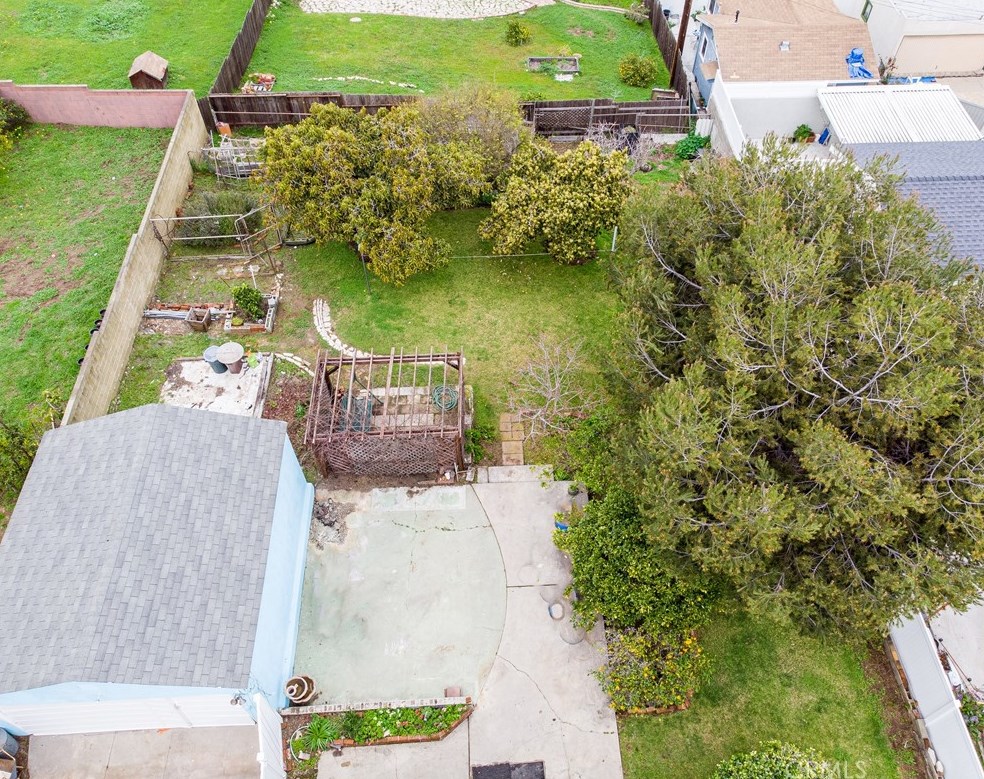 525 Maple Ave, El Segundo CA  90245-2425 exterior