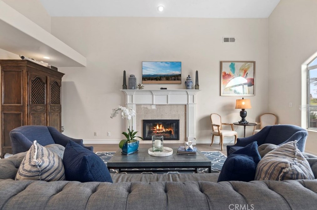 1525 3rd St, Manhattan Beach, CA 90266
