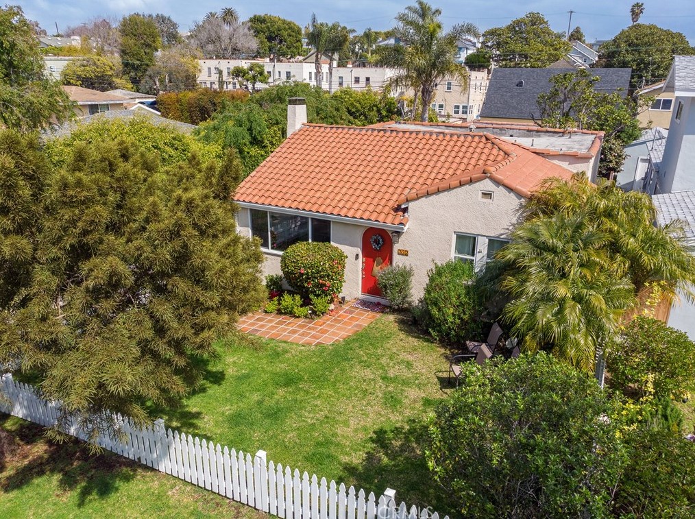 322 Loma Vista St, El Segundo CA  90245-2901 exterior