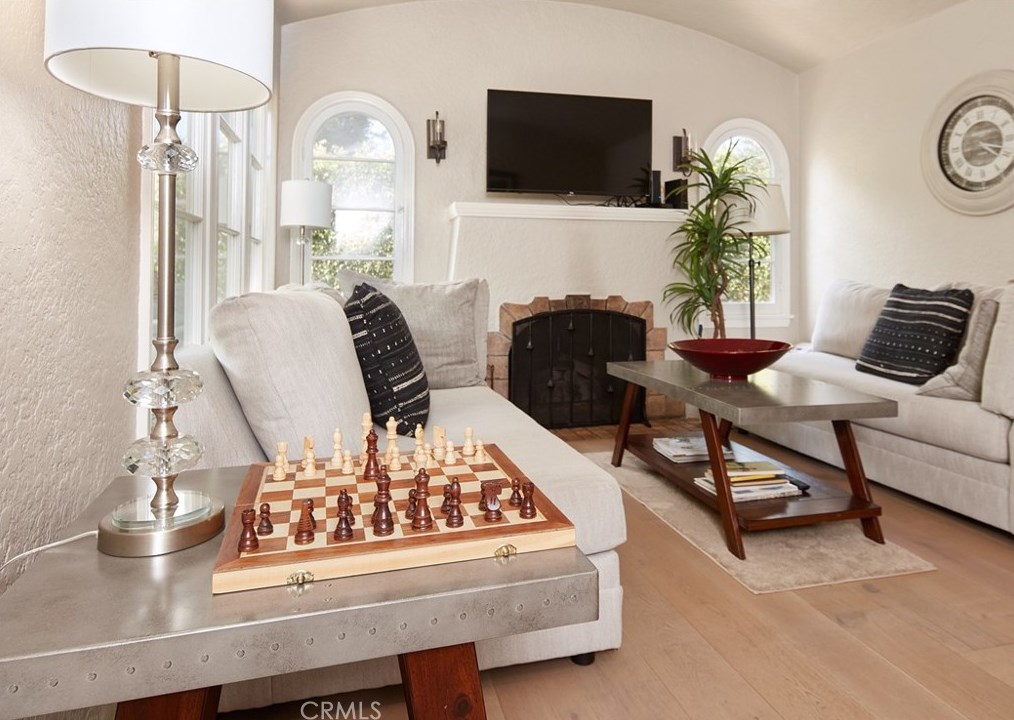 322 Loma Vista St, El Segundo CA  90245-2901 exterior