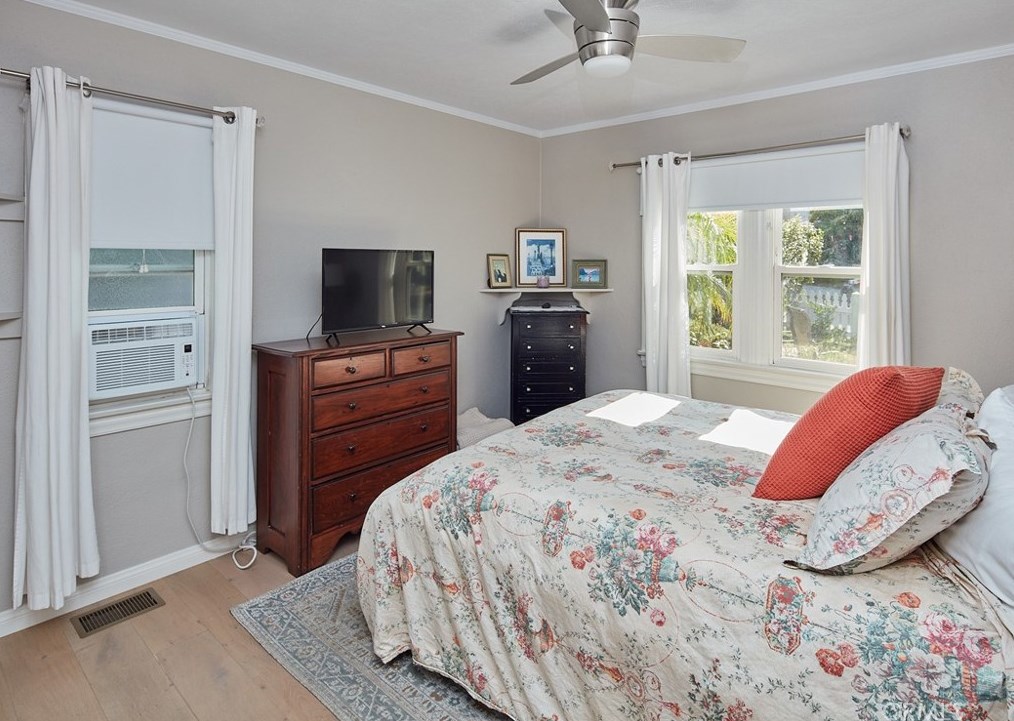 322 Loma Vista St, El Segundo CA  90245-2901 exterior