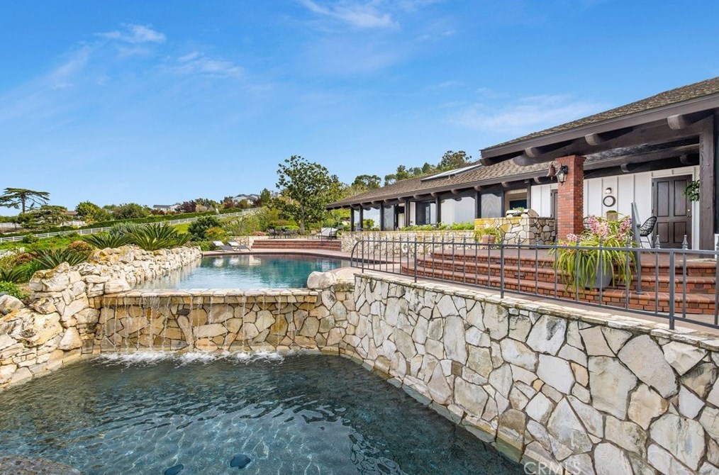 45 Saddleback Rd, Palos Verdes Estates, CA 90274