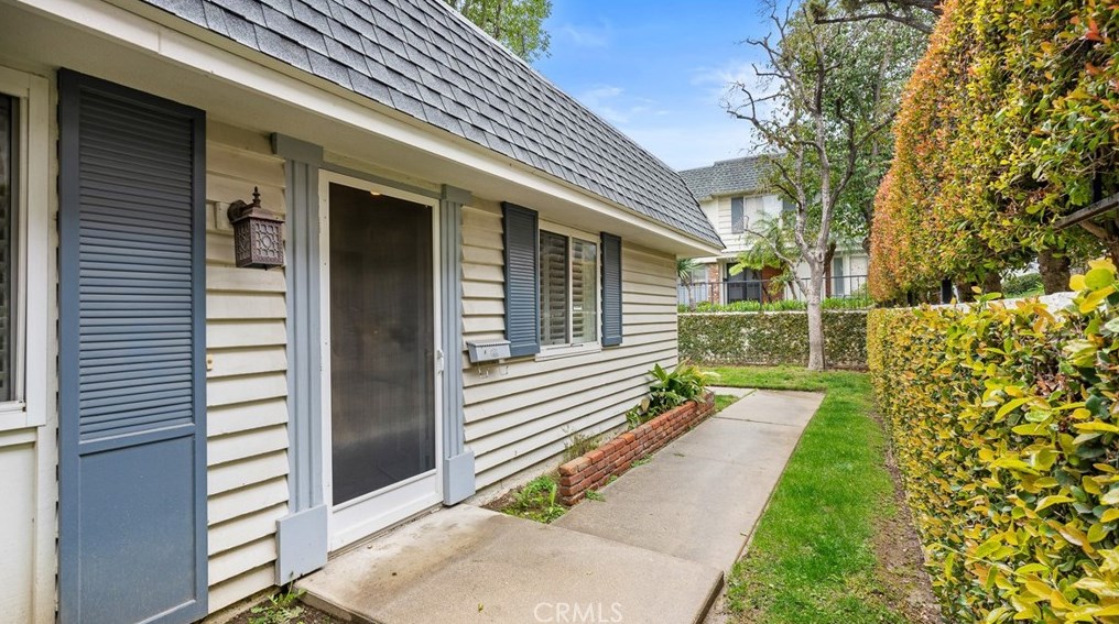 10225 Lurline Ave, Chatsworth, CA 91311-3270