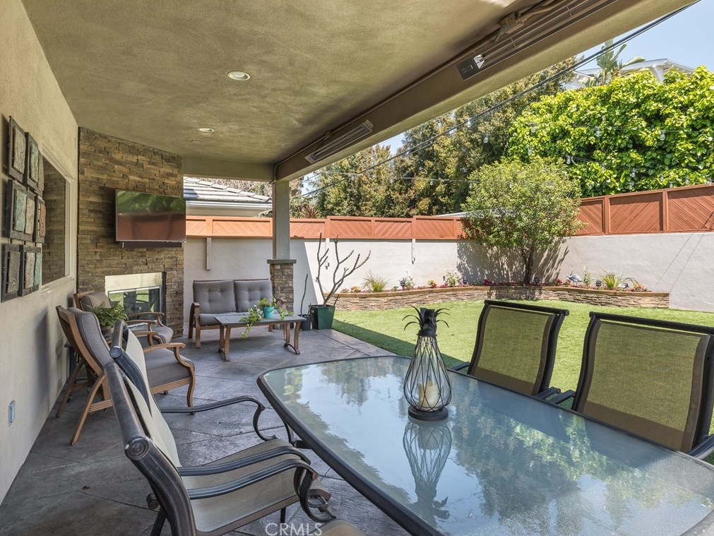 828 Penn St, El Segundo CA  90245-2511 exterior