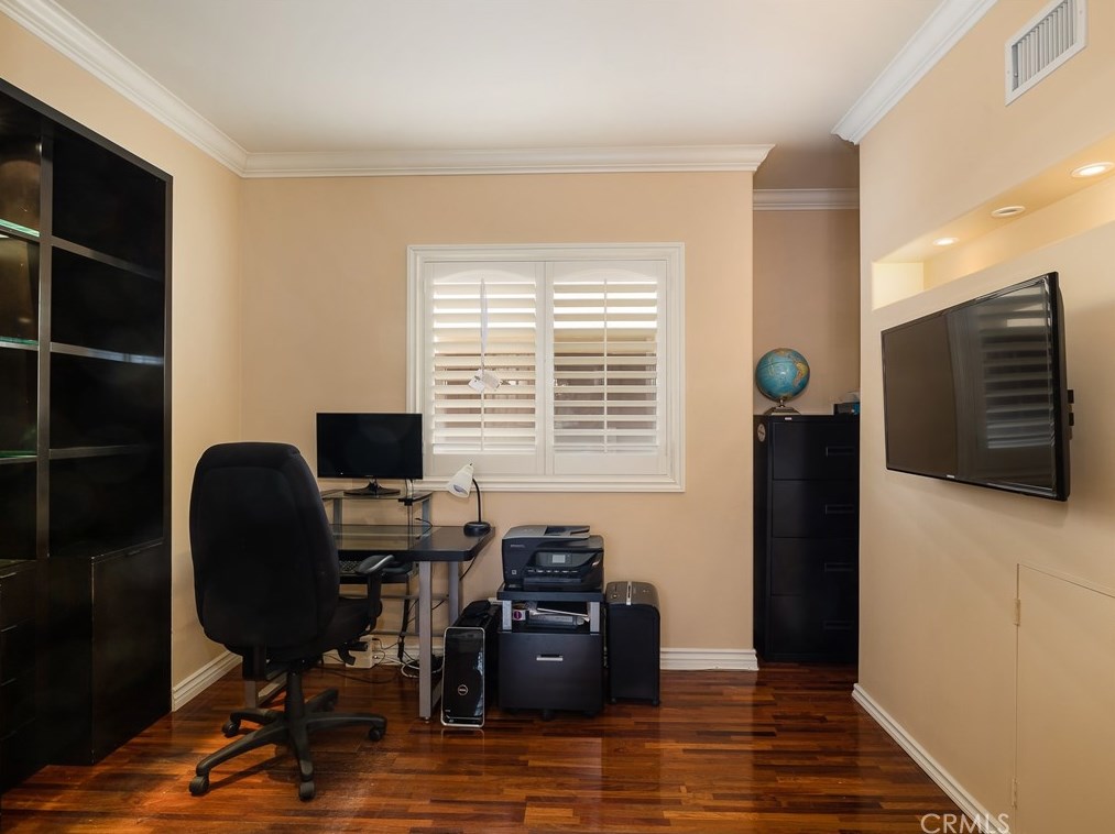 828 Penn St, El Segundo CA  90245-2511 exterior