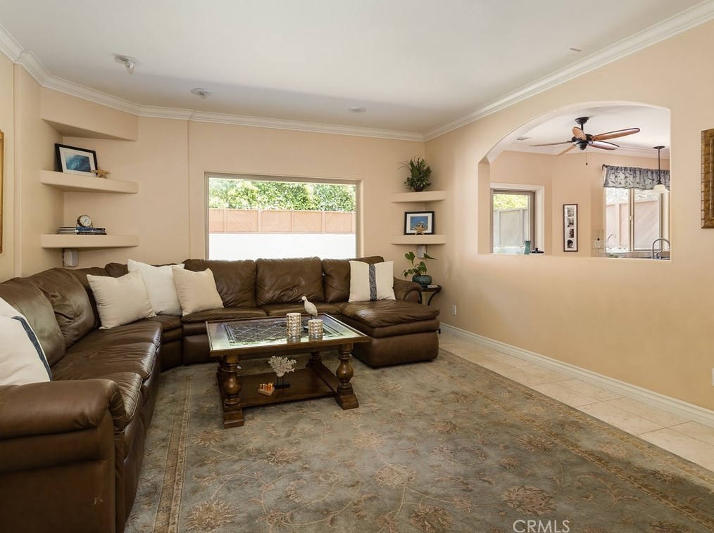 828 Penn St, El Segundo CA  90245-2511 exterior