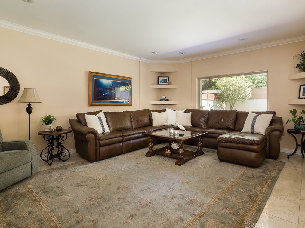 828 Penn St, El Segundo CA  90245-2511 exterior