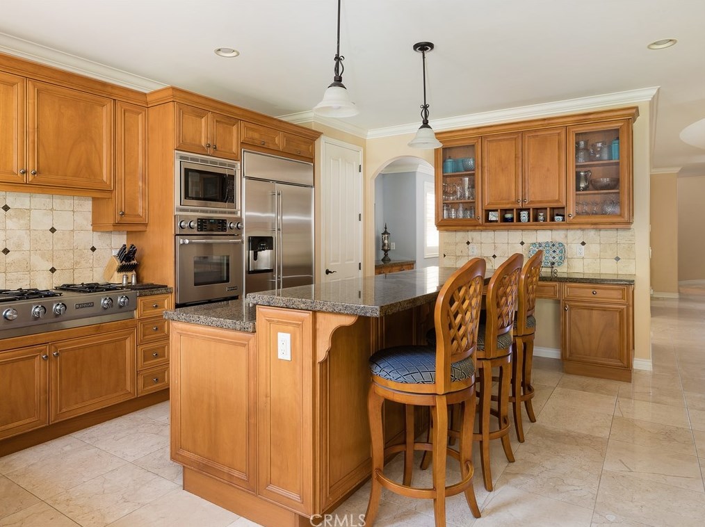 828 Penn St, El Segundo CA  90245-2511 exterior